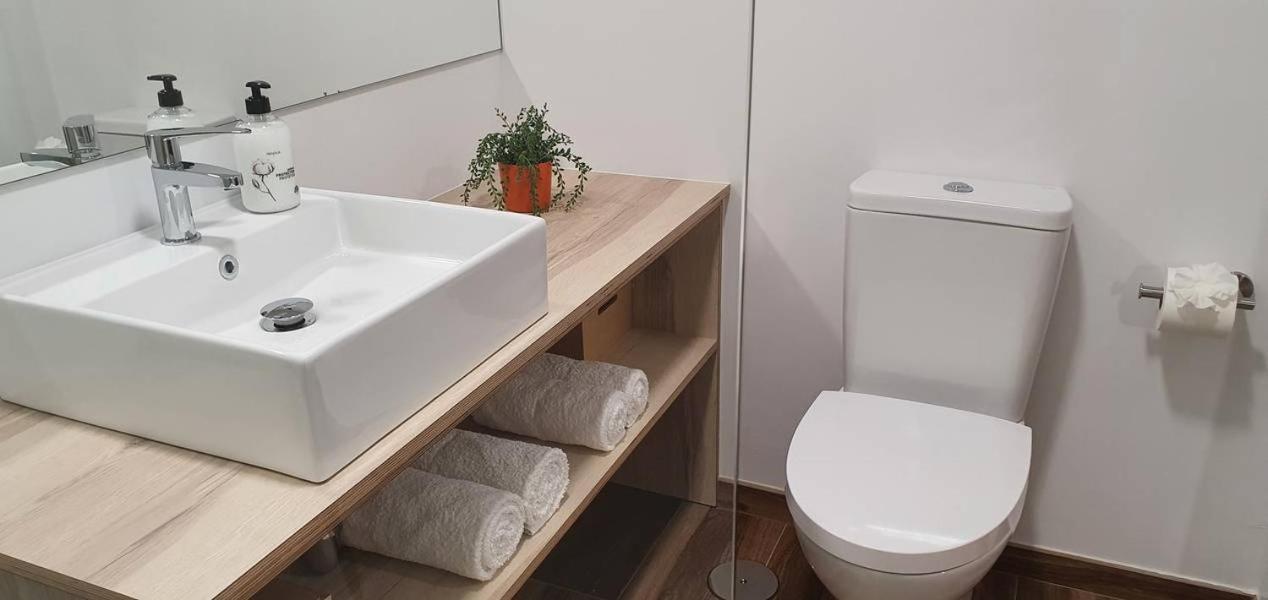 Apartamentos Antares 3 Milladoiro Buitenkant foto